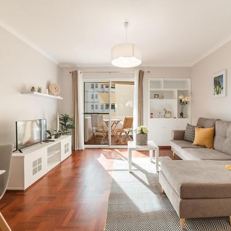 Old Town Apartment Elias Garcia ฟุงชาล ภายนอก รูปภาพ