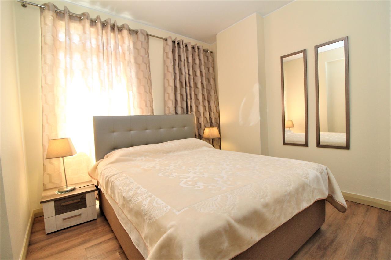 Old Town Apartment Elias Garcia ฟุงชาล ภายนอก รูปภาพ