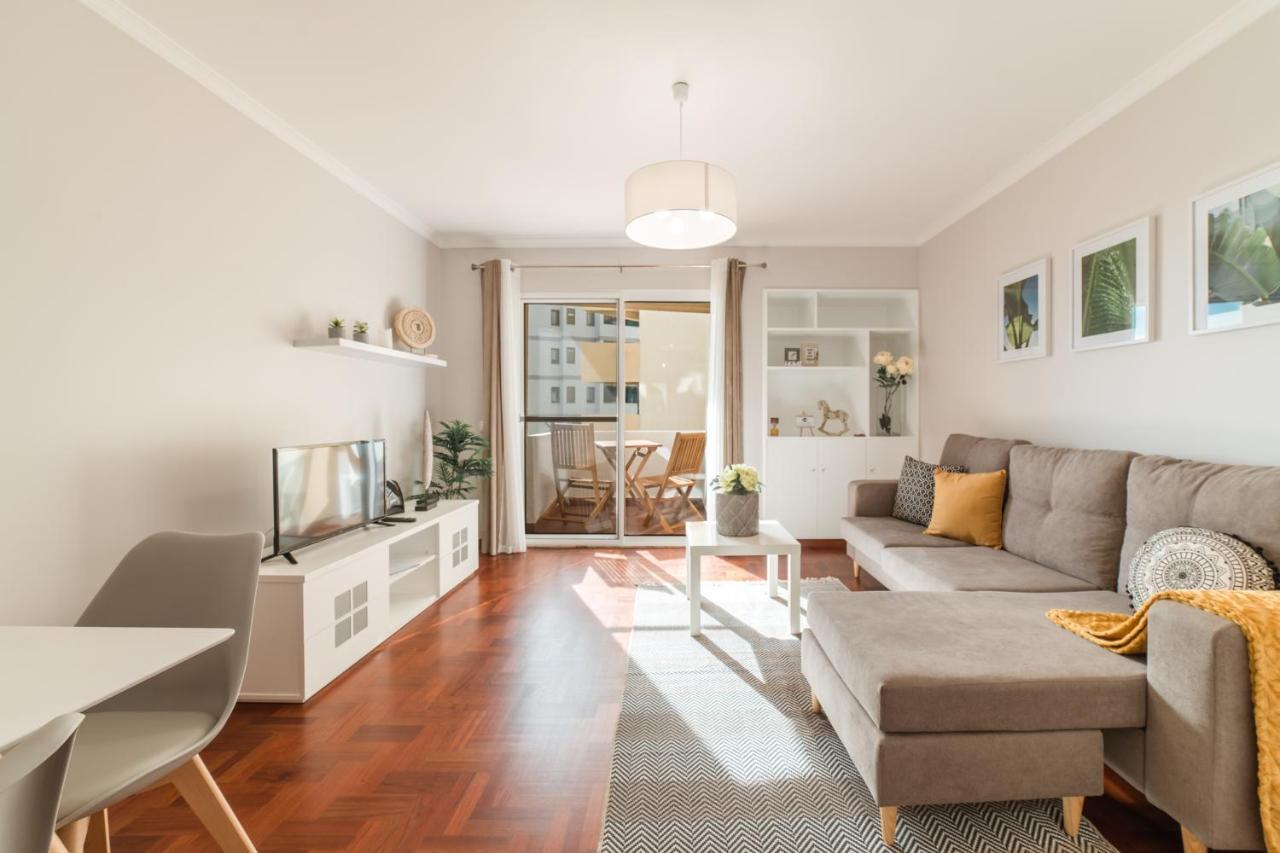 Old Town Apartment Elias Garcia ฟุงชาล ภายนอก รูปภาพ